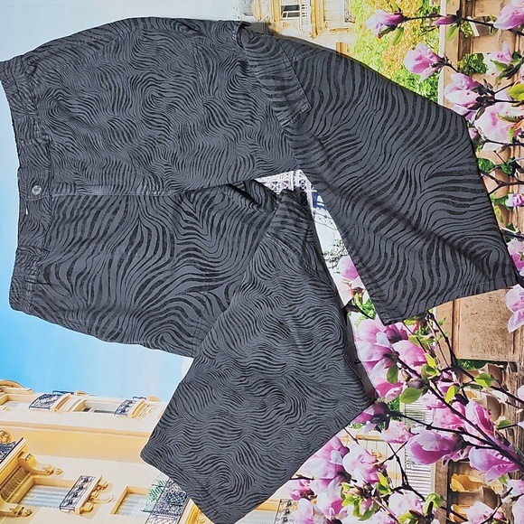 Pilcro Zebra Print Cargo Capri Pants Size 30 - Picture 1 of 5